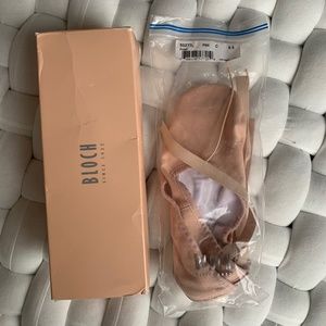 NWT Bloch Pump Ballet Flats Shoes Pink